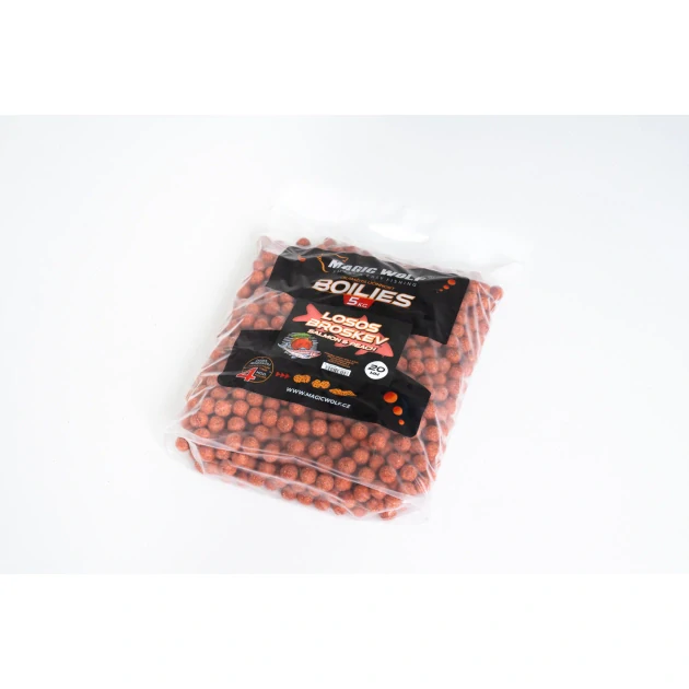 Magic Wolf - Boilies Losos/Broskev 5kg